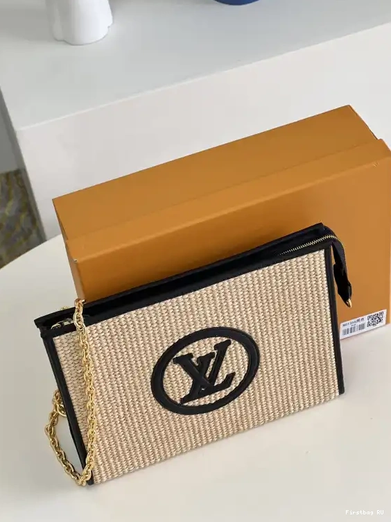 First bag ru POUCH LOUIS TOILETRY CHAIN ON VUITTON 0624